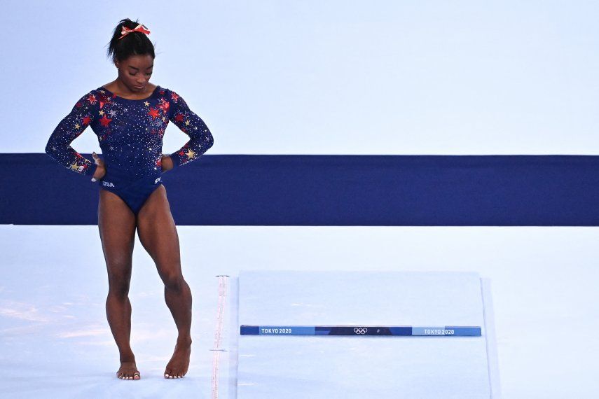 Simone Biles tampoco disputará la final del lunes de suelo
