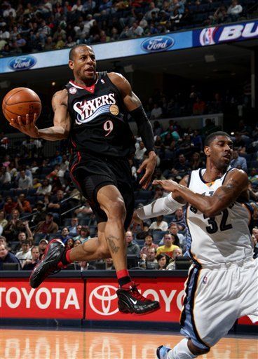 NBA: 76ers 110, Grizzlies 105; Iguodala anota 24 puntos