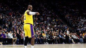 NBA:&nbsp; LeBron James rompe marca de minutos jugados en la historia