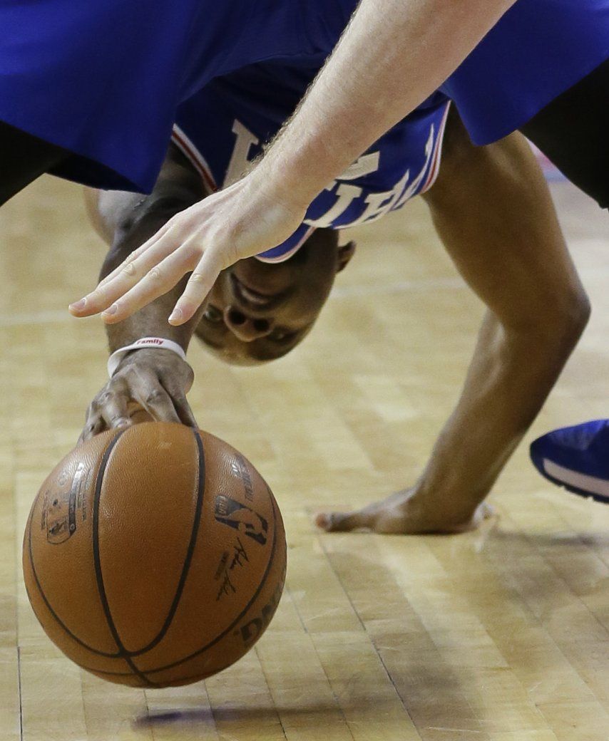 Harris destaca en paliza de Pistons sobre 76ers
