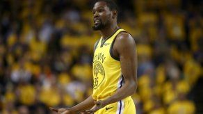 Los Clippers vencen a los Warriors y empatan su serie del Oeste 1-1