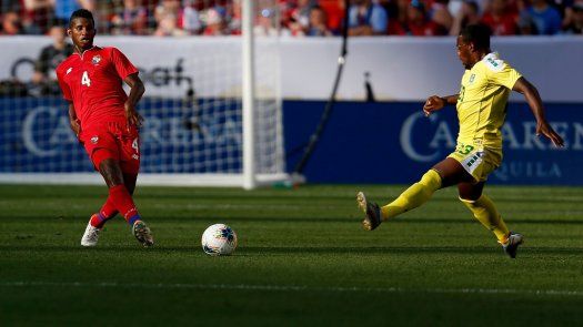 Fidel Escobar concentrado en Copa Oro y deja futuro en su representante