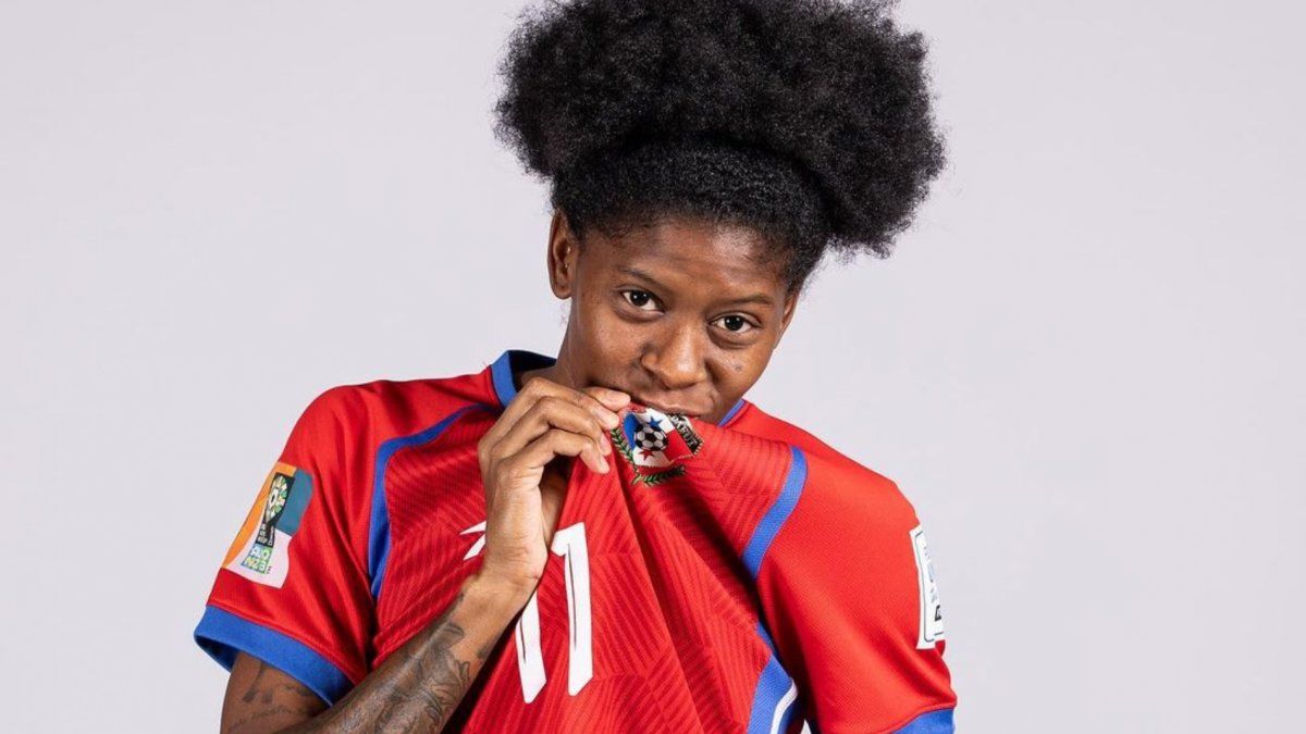 Natalia Mills muestra su compromiso con la Selección y hace un llamado