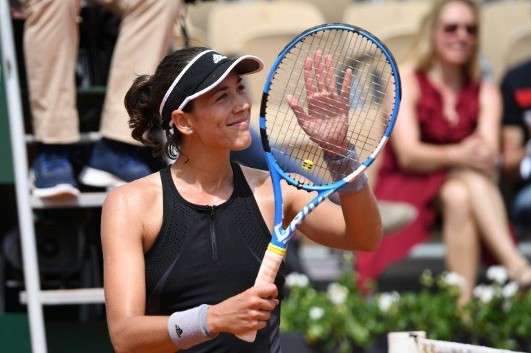 Muguruza avanza con paso firme a tercera ronda en Roland Garros