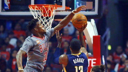 Bulls resisten al final y derrotan a Pacers