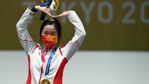 La china Qian Yang consigue en tiro el primer oro de Tokio 2020