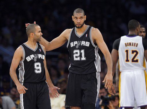 Spurs concretan barrida en 4 juegos sobre Lakers