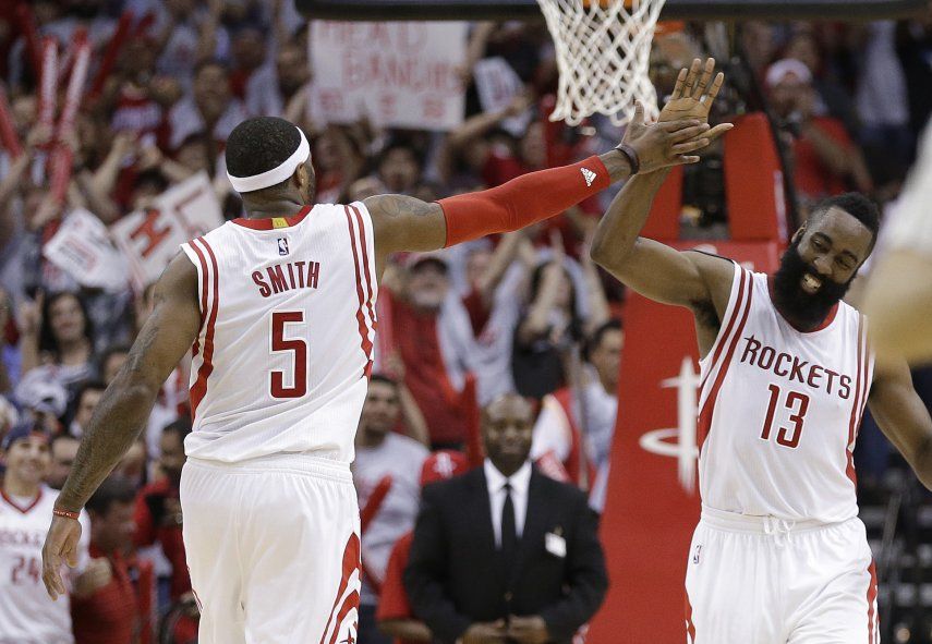 Howard y Harden colocan a Rockets 2-0 en serie ante Mavs