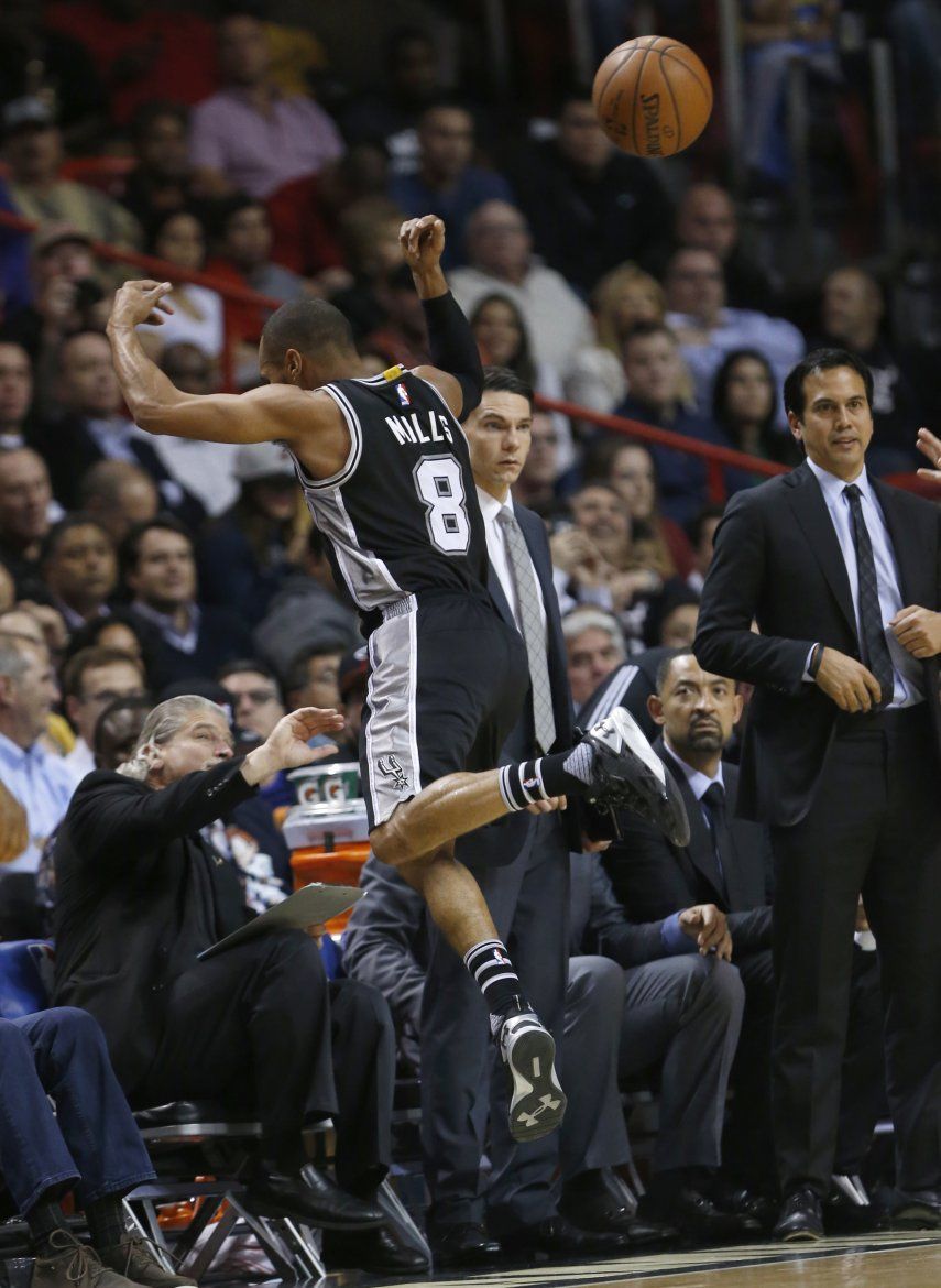 Aldridge anota 28 y Spurs doblegan al Heat