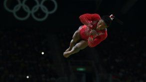 Simone Biles vence en la prueba olímpica de salto y suma su tercer oro en Rio