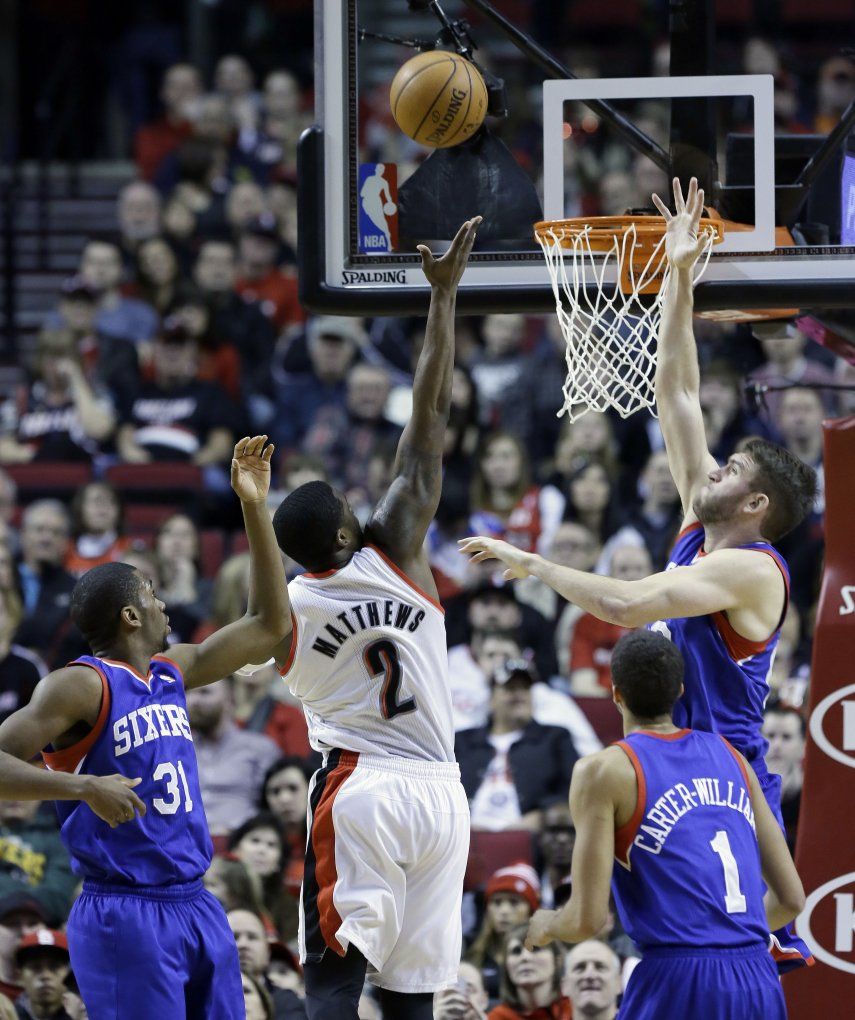76ers libran remontada de Trail Blazers