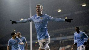 City golea y es líder de la Premier