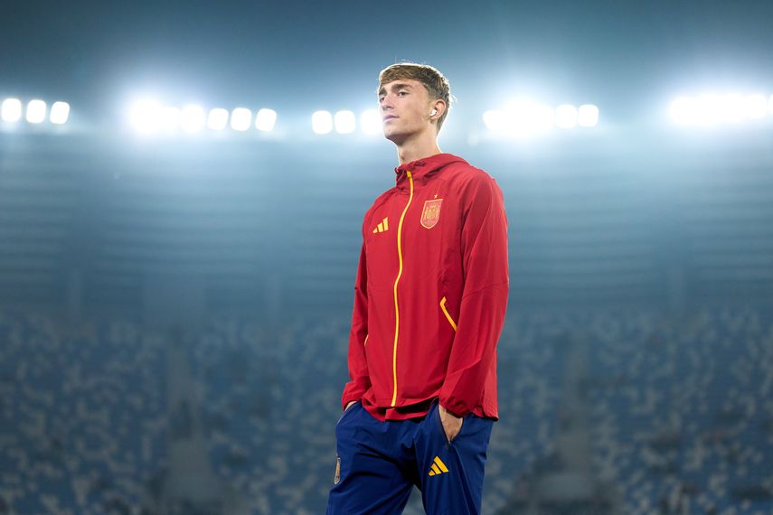 Dean Huijsen espera superar molestias musculares