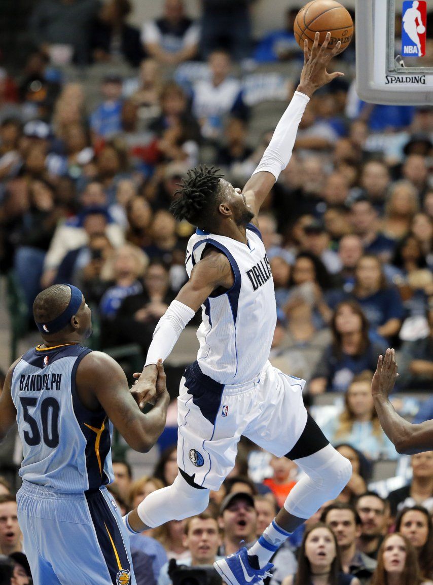 Noel aporta doble doble a triunfo de Mavs sobre Grizzlies