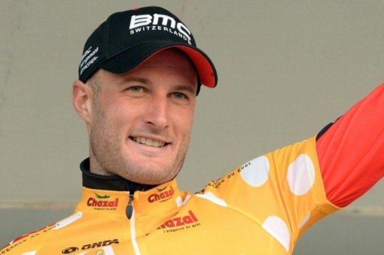 Steve Cummings gana la tercera etapa de la Vuelta al País Vasco