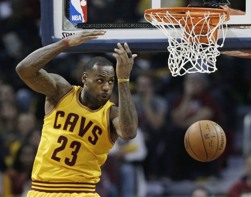 LeBron: Injusto decir que mina autoridad de entrenadores
