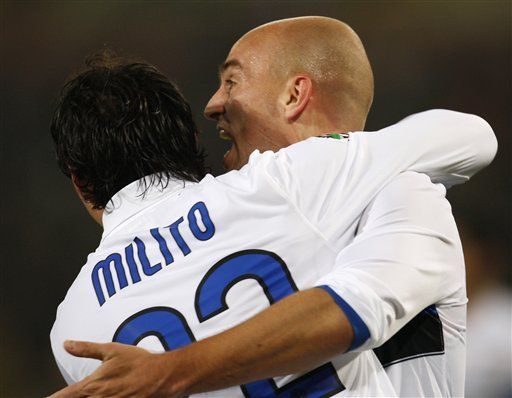 Argentinos Milito y Cambiasso le dan el triunfo al Inter