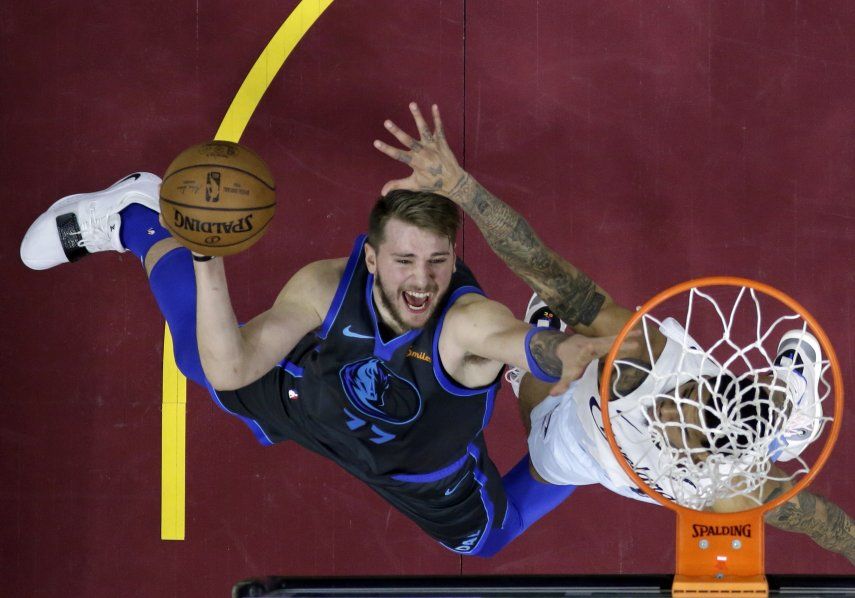 Novato Doncic anota 35 puntos y Mavericks vencen a Cavaliers
