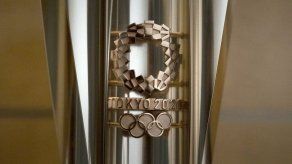 Alza en contagios frena exhibición de antorchas olímpicas