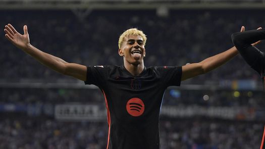 Lamine Yamal renueva contrato con el FC Barcelona hasta el año 2031