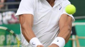 Nadal juega exhibición y sigue en duda para Wimbledon