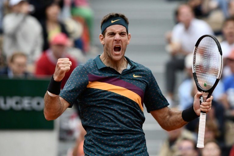 Del Potro dispara las alarmas por su rodilla pero pasa a tercera ronda