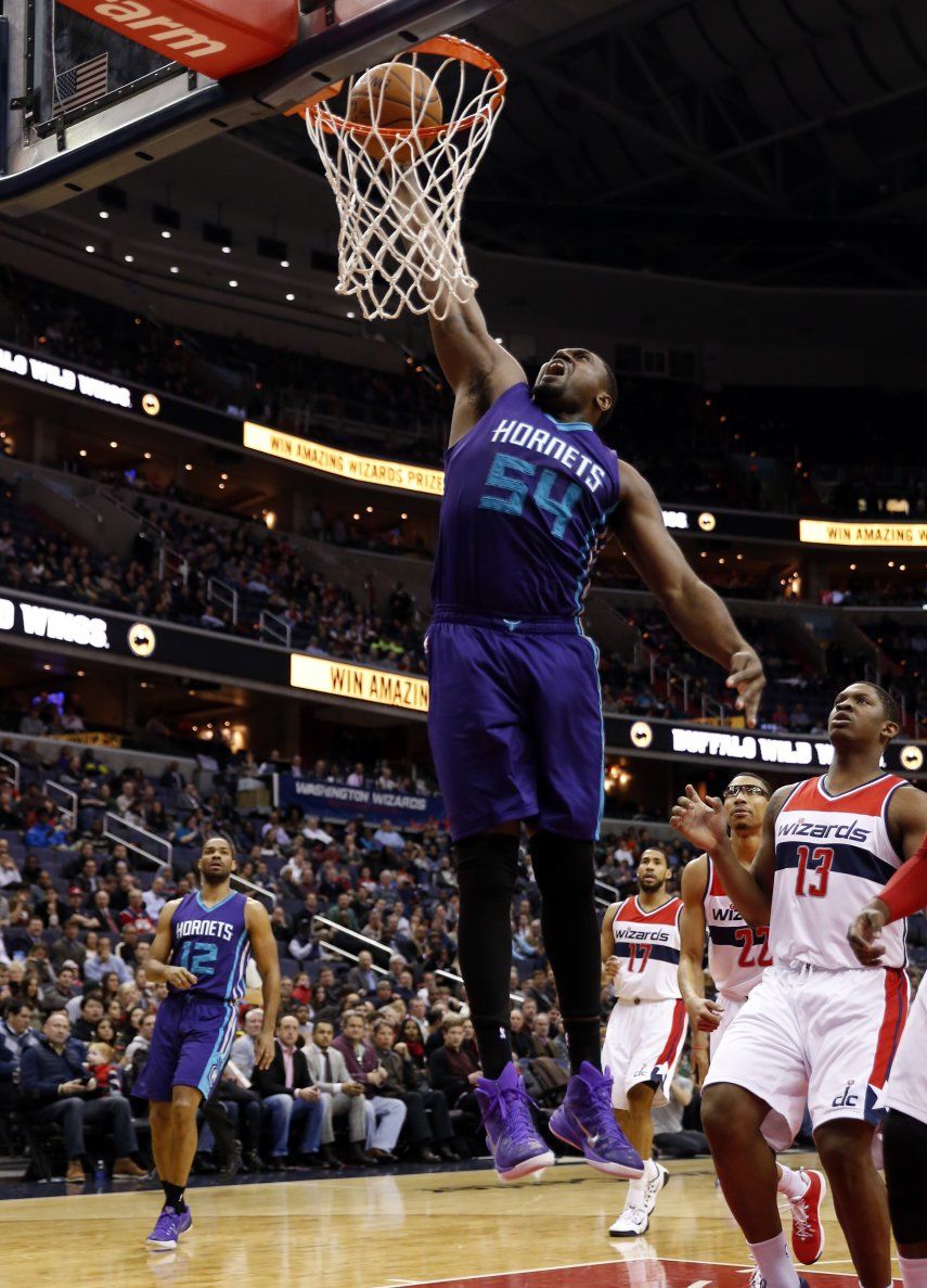 Con doble doble de Jefferson Hornets siguen candentes