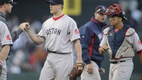 El receptor Martí­nez de Medias Rojas tiene dedo fracturado