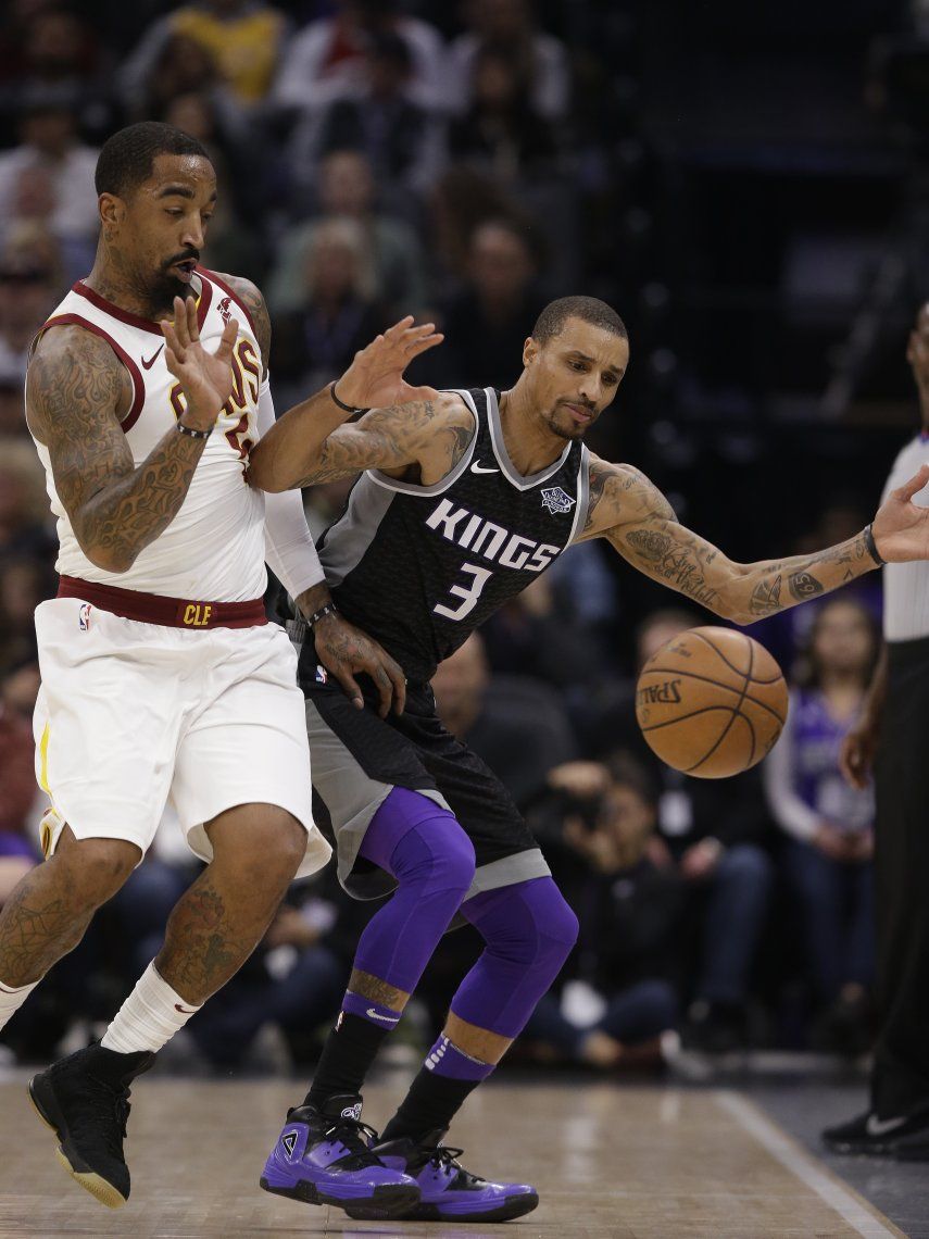 Kings superan a Cavs 109-95 con 24 puntos de Vince Carter