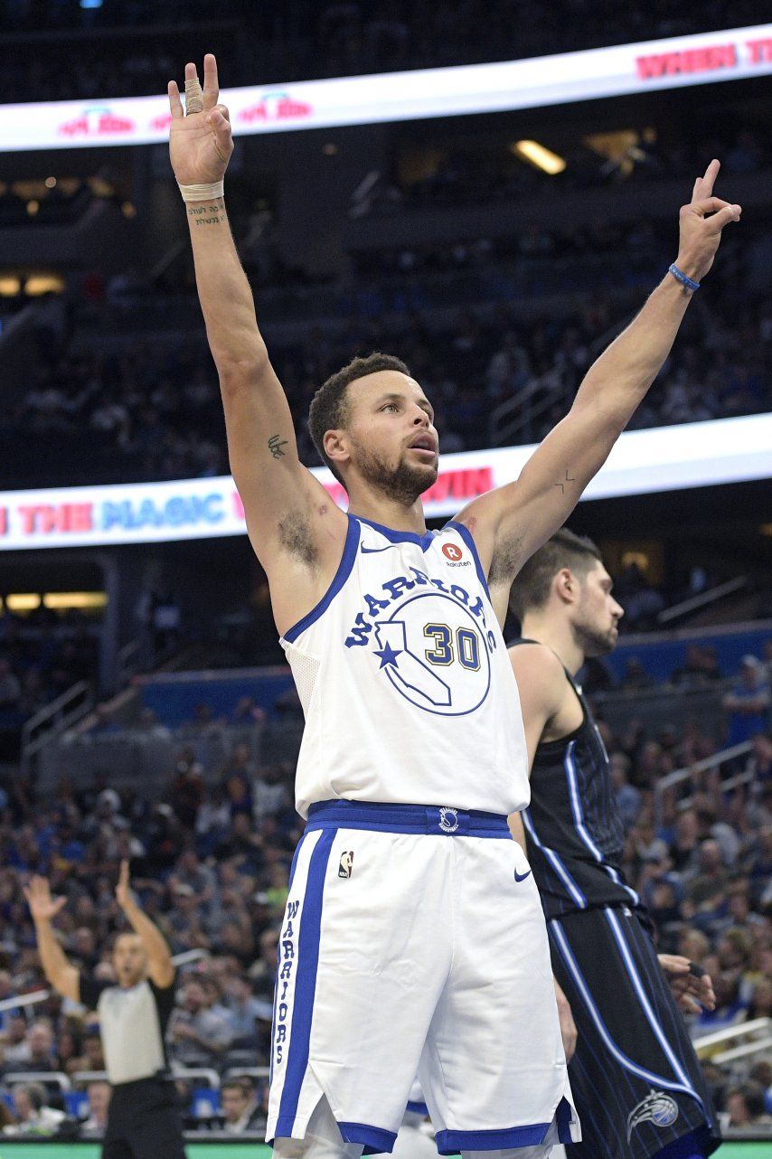 Thompson anota 27 puntos; Warriors aplastan a Magic