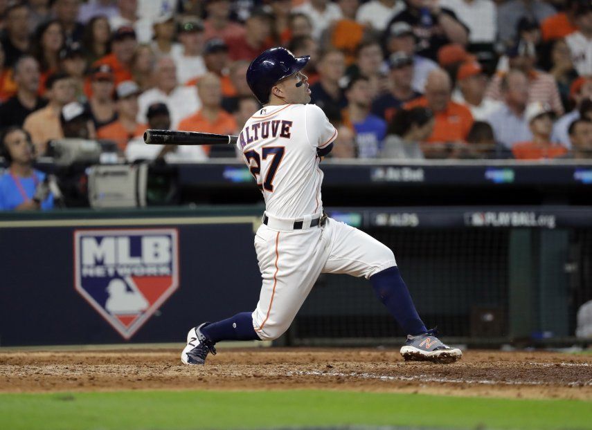 Altuve pega 3 jonrones y Astros toma ventaja sobre Boston