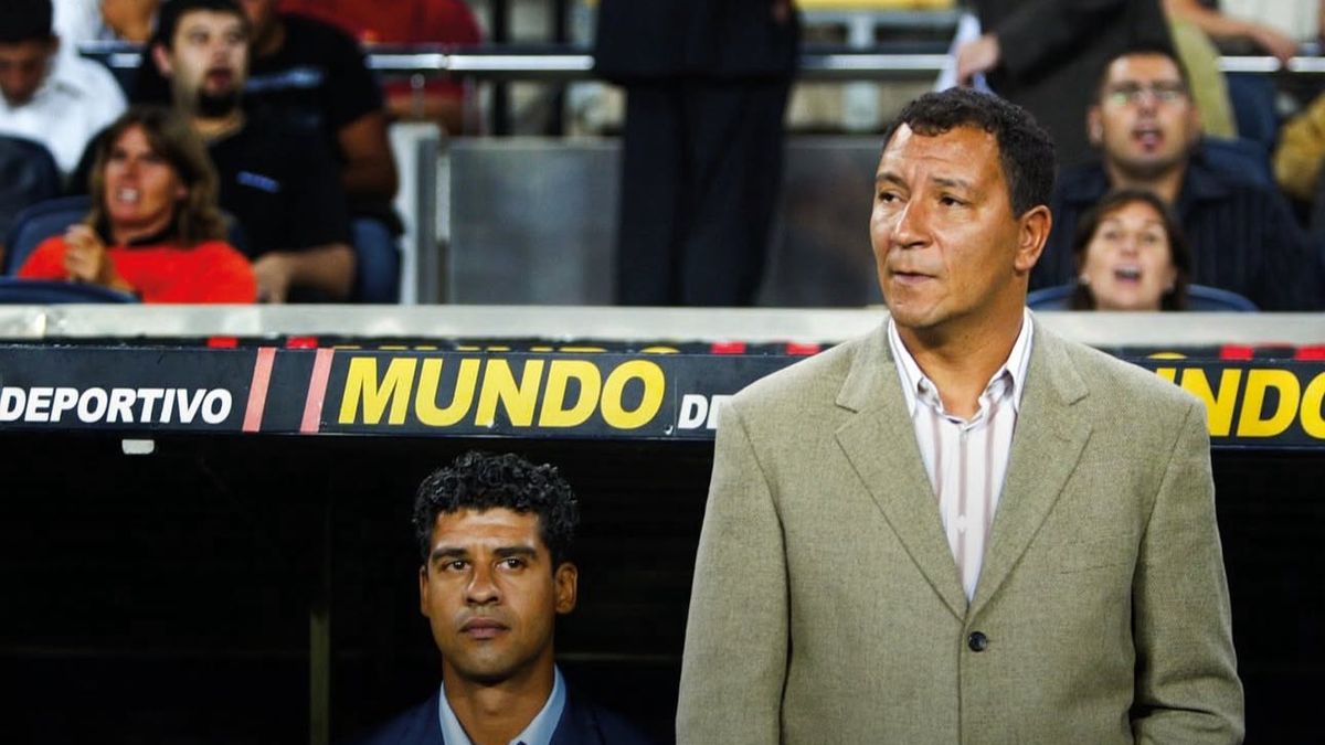 Surinam anuncia a el exazulgrana Henk ten Cate como nuevo entrenador Surinam anuncia a el exazulgrana Henk ten Cate como nuevo entrenador