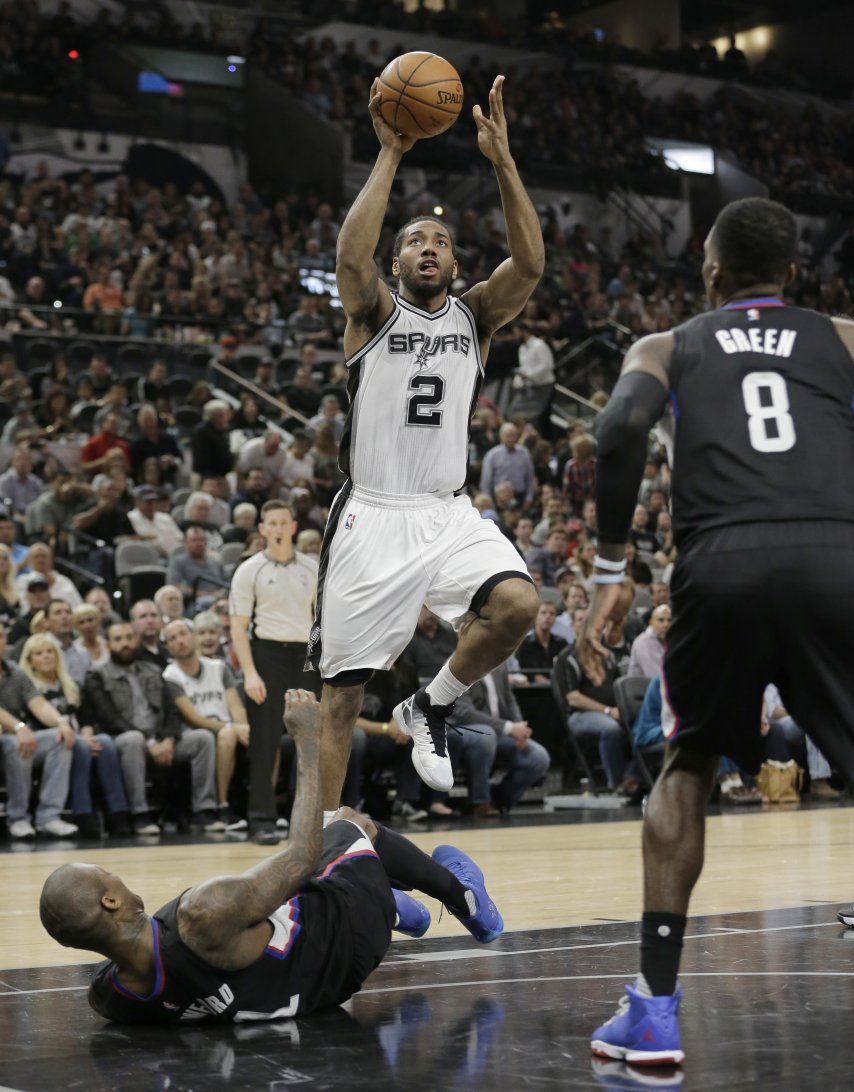 Con 20 de Leonard, Spurs doblegan a Clippers
