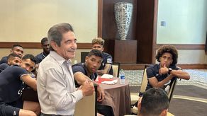 Laffit Pincay Jr visitó a la selección de Panamá en Los Ángeles