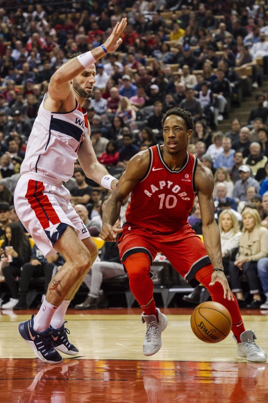 DeRozan anota 33, Raptors vencen a Wizards