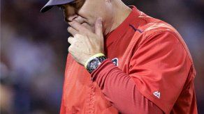 Medias Rojas despiden a manager Farrell