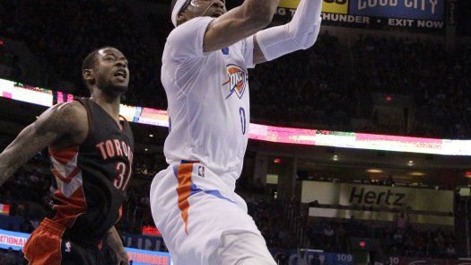 Thunder triunfa, con otro triple doble de Westbrook