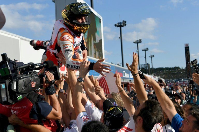 Marc Márquez gana en Japón y se proclama campeón mundial de MotoGP