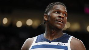 NBA: Anthony Edwards es multado por comentarios en redes sociales