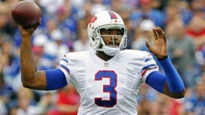 Novato Manuel guía a los Bills a primer triunfo