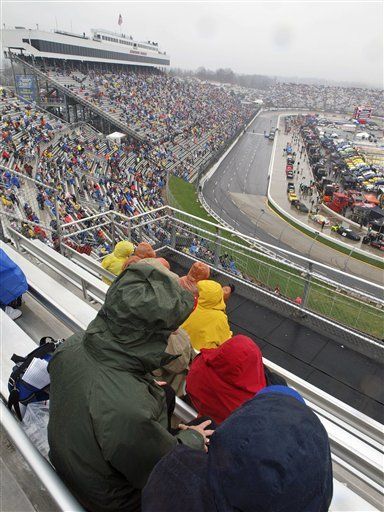 Lluvia posterga carrera de NASCAR en Martinsville