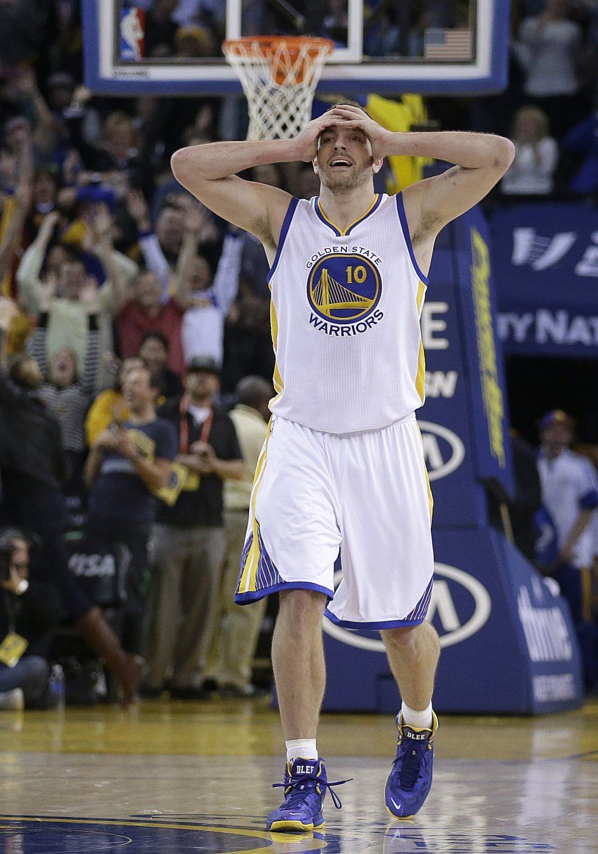 Un record de Thompson lidera a los Warriors sobre los Kings