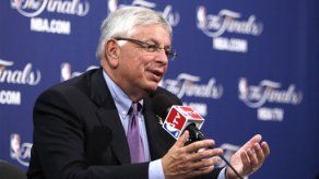 Hay optimismo en las conversaciones laborales de la NBA