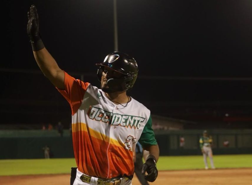 Béisbol Mayor 2024: Santos se desata con cinco remolcadas