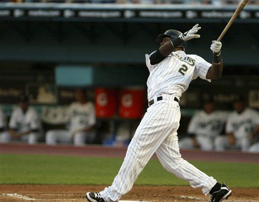 MLB: Marlins 3, Rojos 2, 14 innings; Marlins gana por error