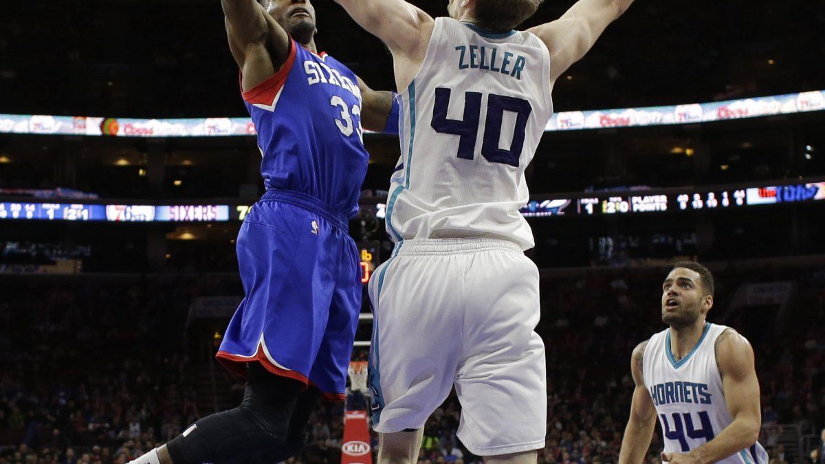 Unos 76ers guiados por Covington hilvanan 4 triunfos en casa