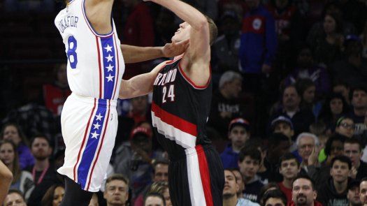 Con 25 puntos de Okafor, 76ers ganan 114-89 a Trail Blazers