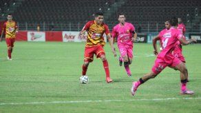 Panameños Blackburn y Aguilar siguen rompiendo las redes