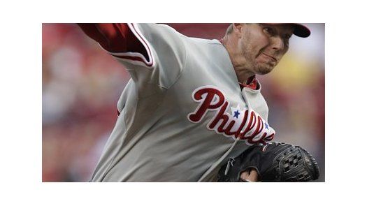 MLB: Filis 9, Rojos 0; Halladay triunfa y remolca 3