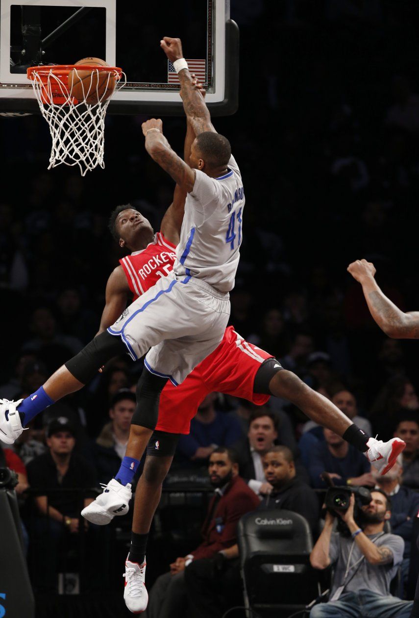 Nets vencen a Rockets para barrer serie